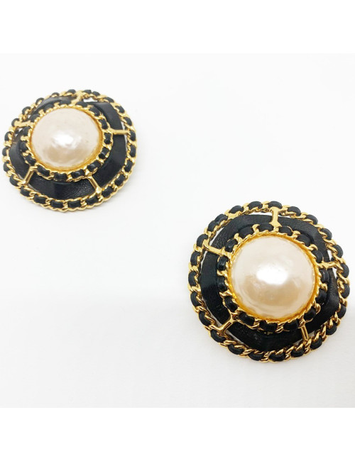 CHANEL Vintage Round Clip-on Earrings