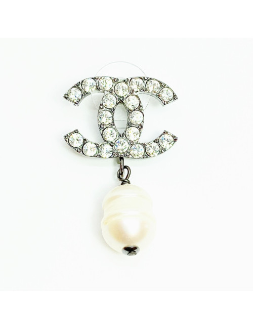 Boucles d'oreille CHANEL perles d'eau douce pendantes