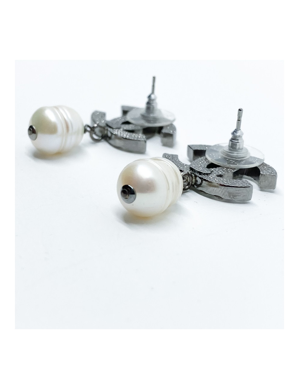 Boucles d'oreille CHANEL