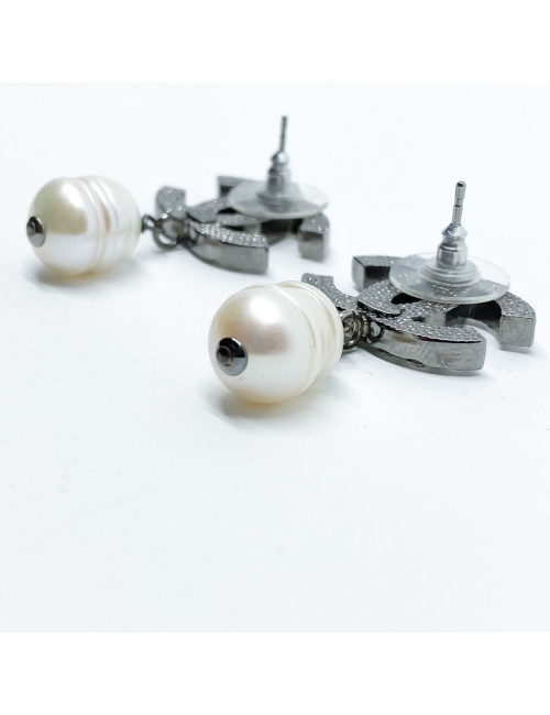 Boucles d'oreille CHANEL