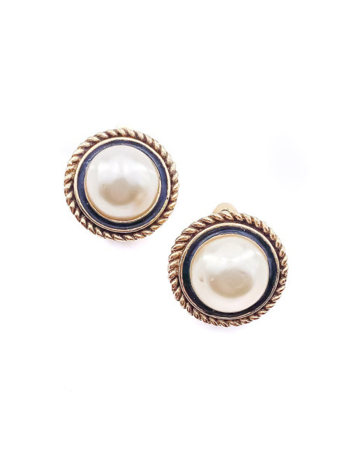 Boucles d'oreille CHANEL nacrées