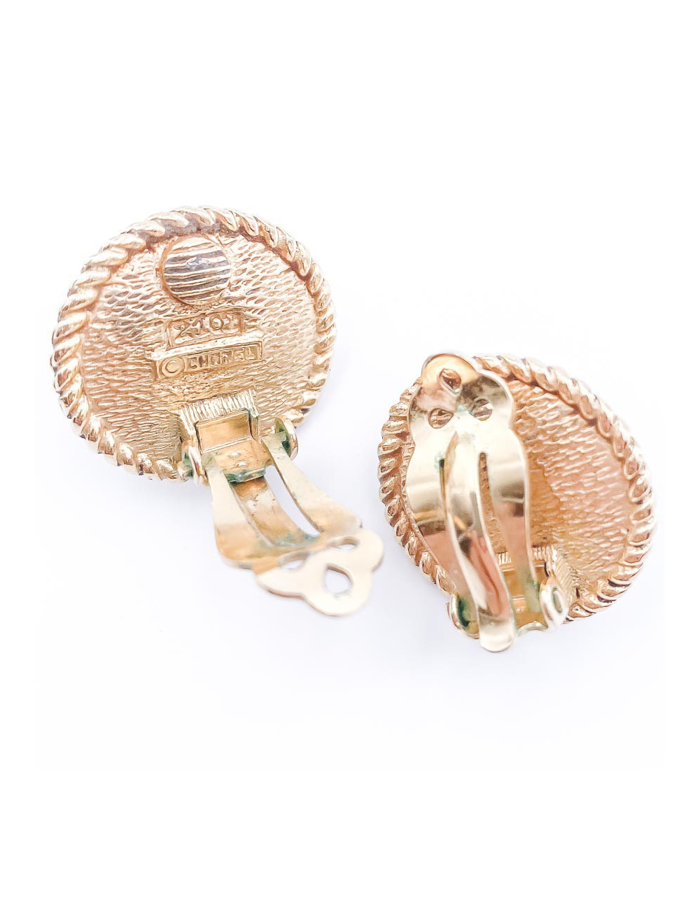 Boucles d'oreille CHANEL nacrées