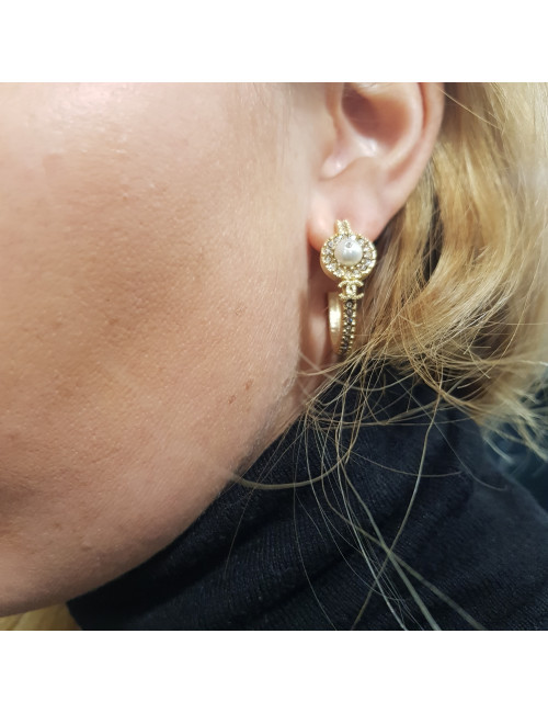 Créoles CHANEL Strass et perles nacrées
