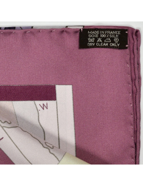 HERMES Scarf "Le monde est vaste" - Certified Occasion to shop here