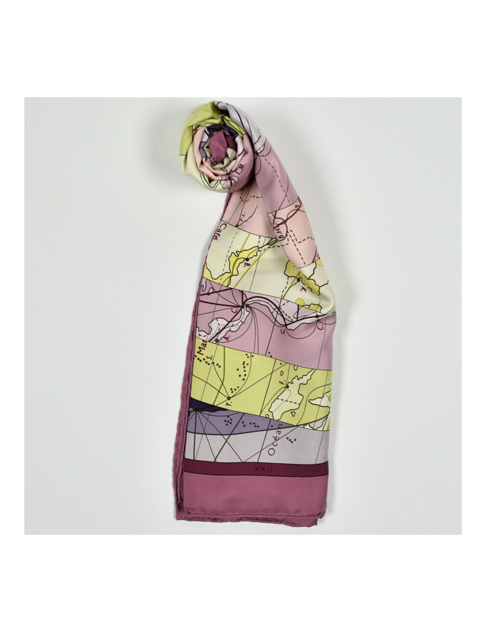 HERMES Scarf "Le monde est vaste" - Certified Occasion to shop here