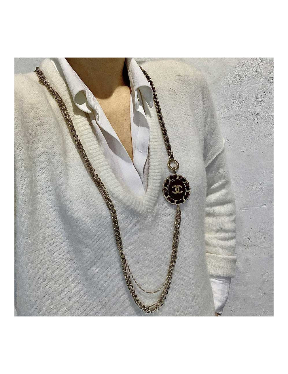 CHANEL Sautoir chaine et cuir bordeaux