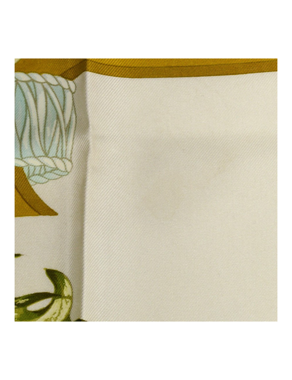 Carré HERMES Regina 100% soie