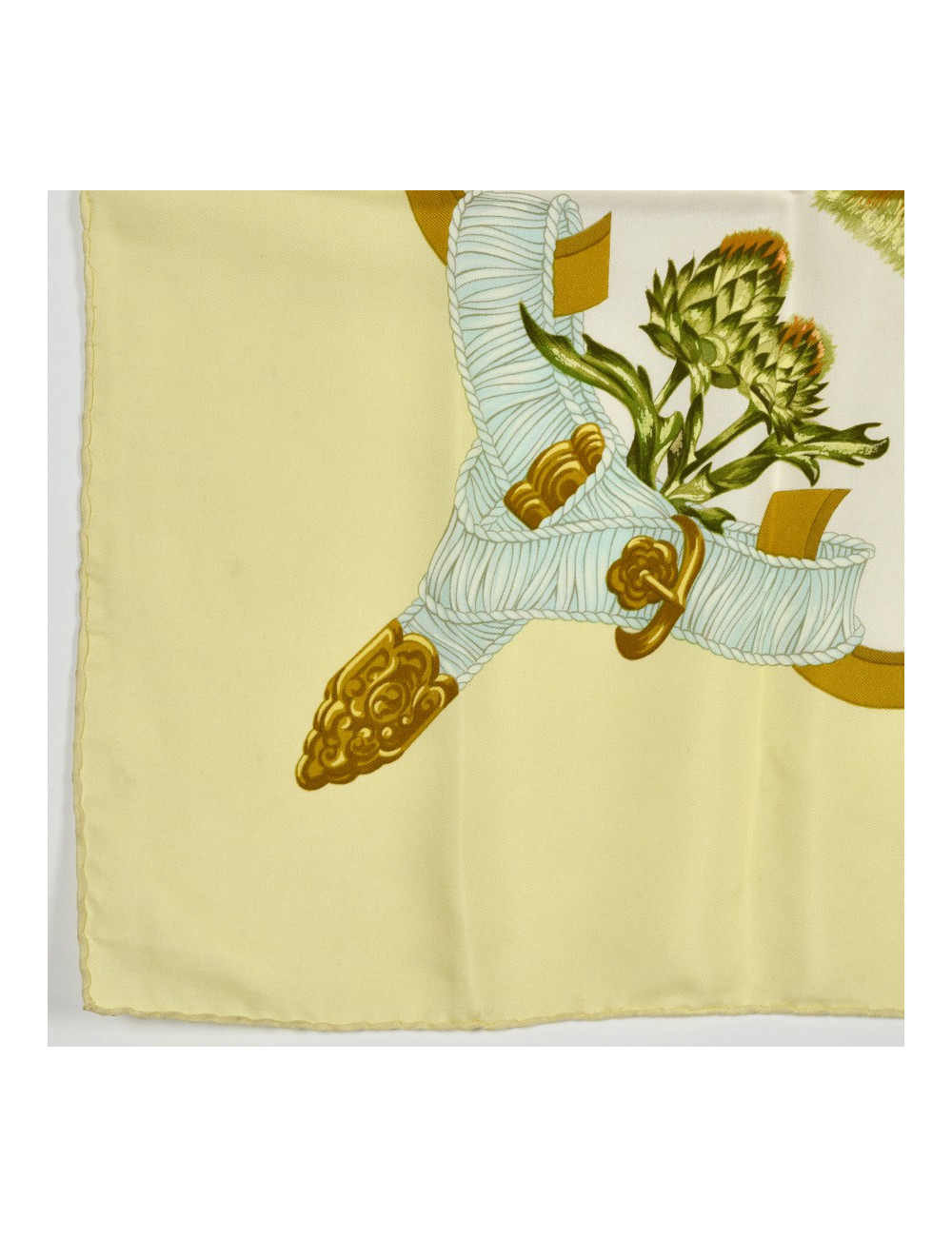 Carré HERMES Regina 100% soie