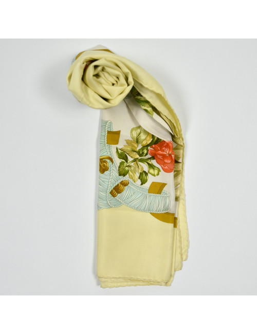 Carré HERMES Regina 100% soie