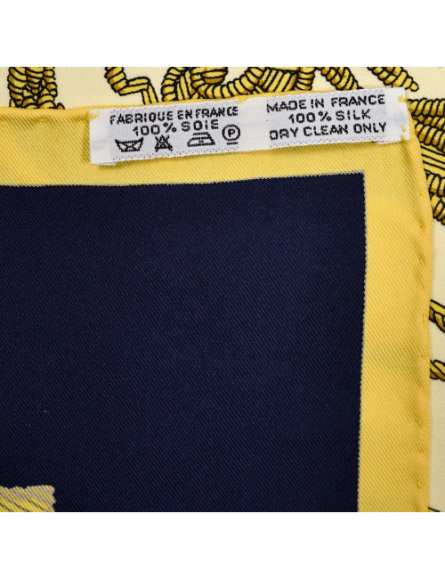 HERMES Carré soie "Les armes de Paris"