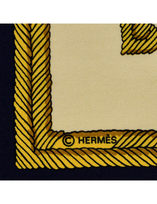 HERMES Carré soie "Les armes de Paris"
