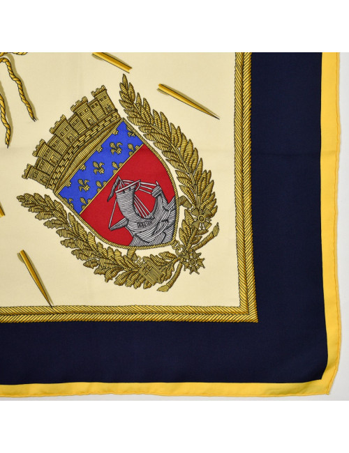 HERMES Carré soie "Les armes de Paris"