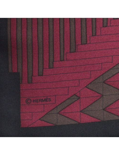 Carré HERMES "Promenade au Faubourg " 100 % soie