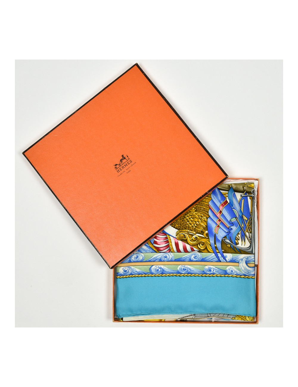 Carré HERMES Vive le vent en soie