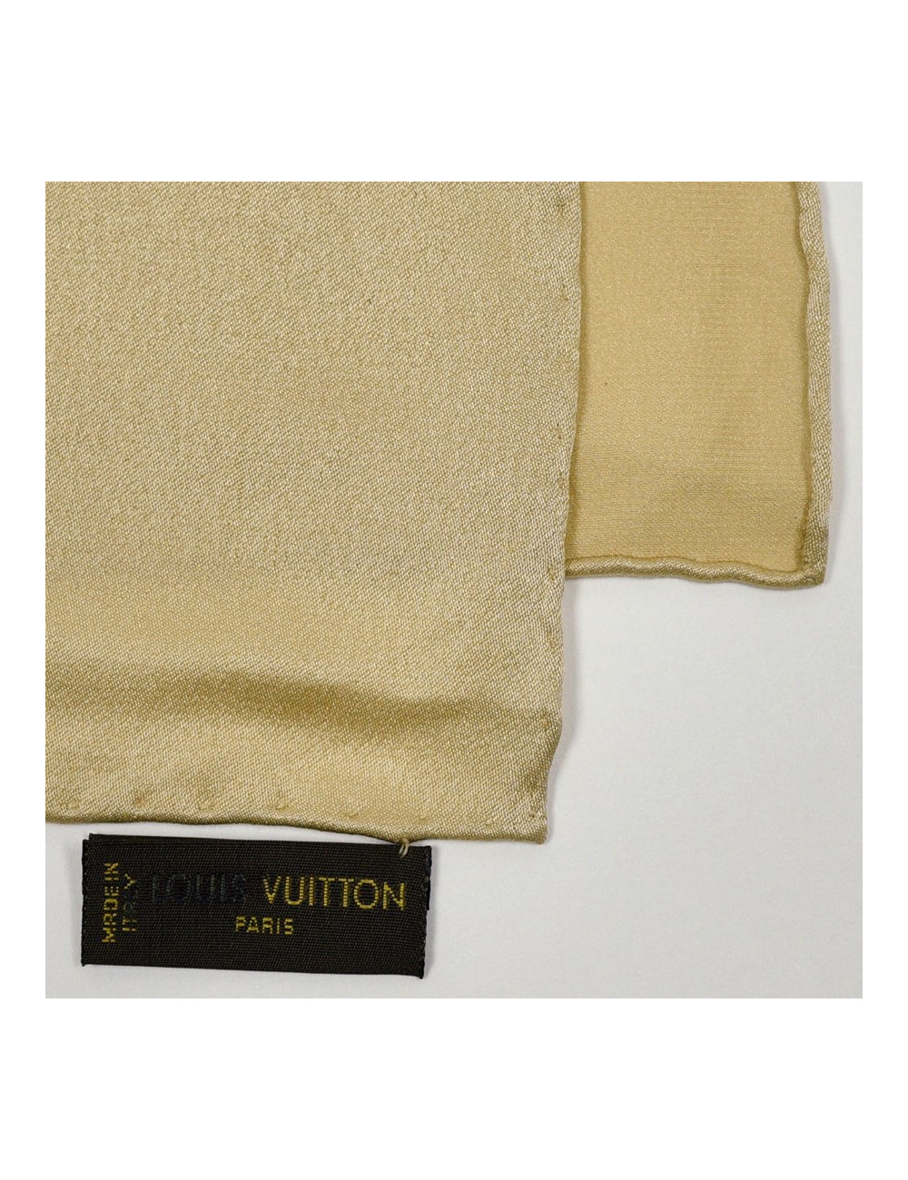 Carré LOUIS VUITTON en soie beige