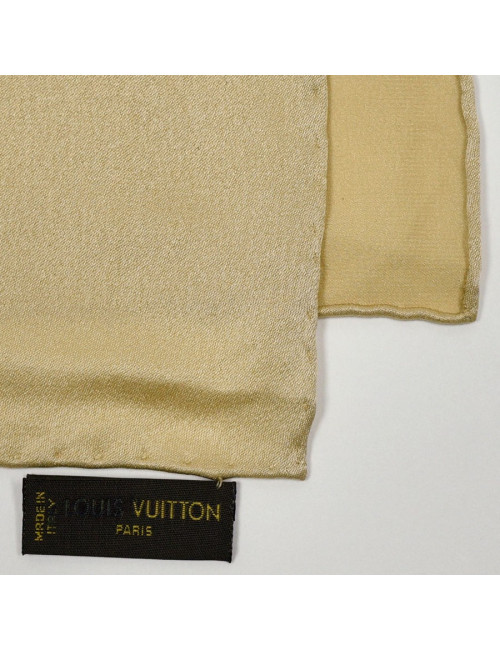 Carré LOUIS VUITTON en soie beige