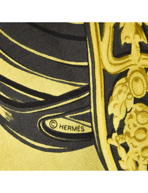 Carré HERMES "Brides de Gala" 100 % soie