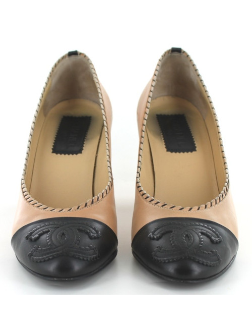 Escarpins CHANEL en cuir camel et noir T 38,5
