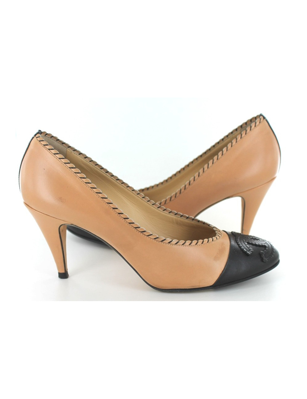 Escarpins CHANEL en cuir camel et noir T 38,5