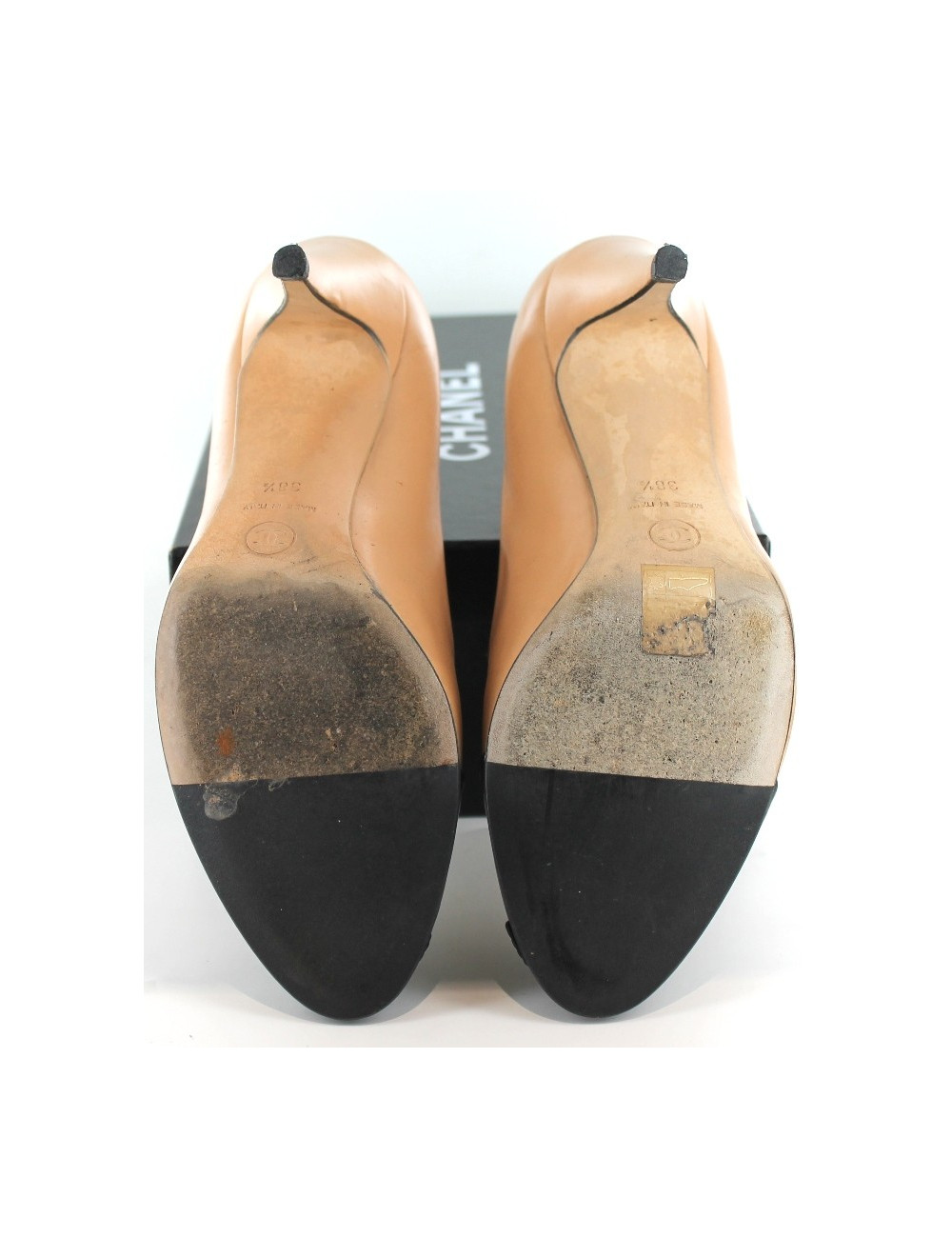 Escarpins CHANEL en cuir camel et noir T 38,5
