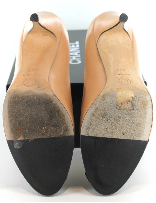 Escarpins CHANEL en cuir camel et noir T 38,5