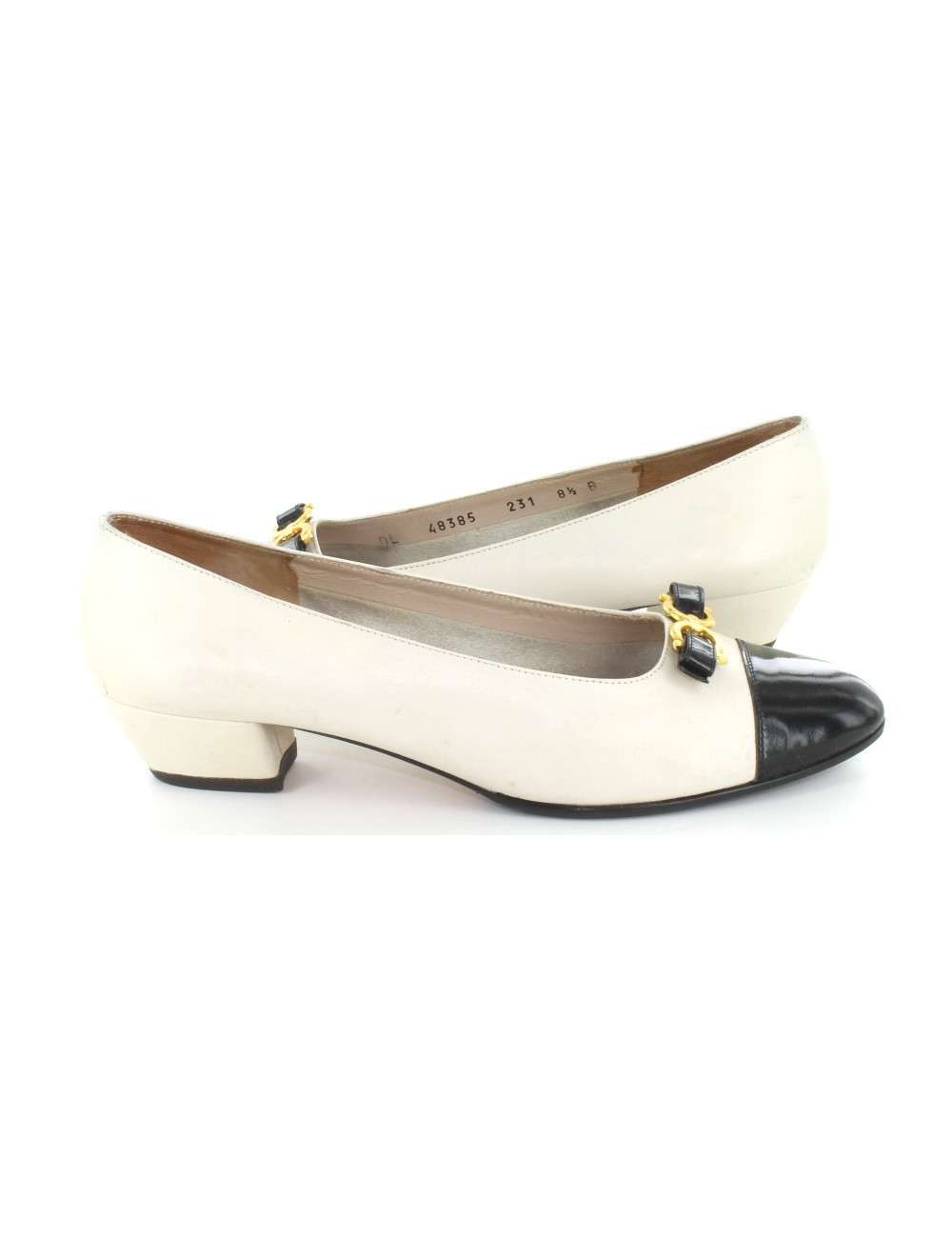 Escarpins FERRAGAMO en cuir crème et verni noir T 40