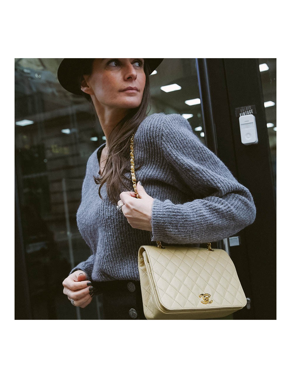 CHANEL Sac à main beige