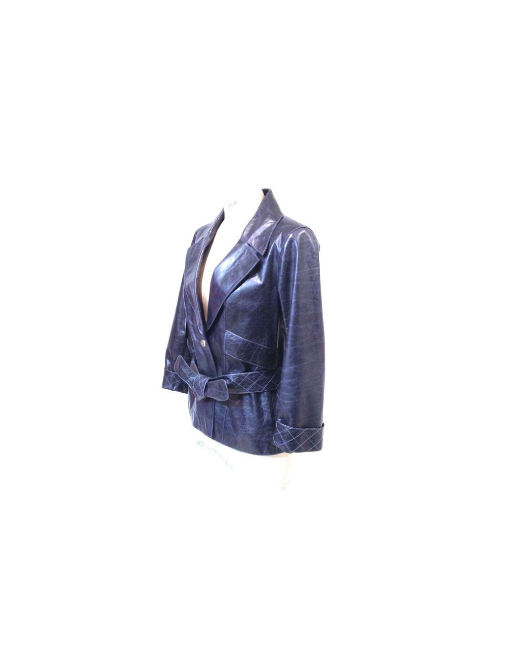 Veste CHANEL en cuir de veau bleu délavé T 42