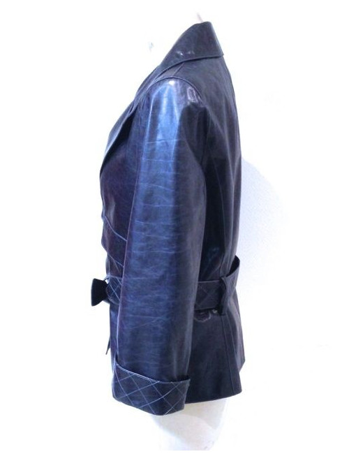 Veste CHANEL en cuir de veau bleu délavé avec ceinture