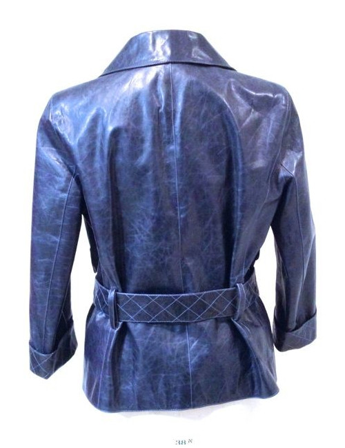 Veste CHANEL en cuir de veau bleu délavé avec ceinture