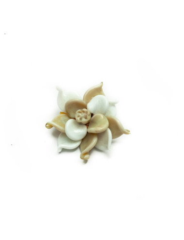 MARGUERITE DE VALOIS beige flower brooch 2