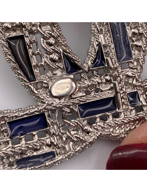 Grosse broche CHANEL CC argent, perles et pâte de verre