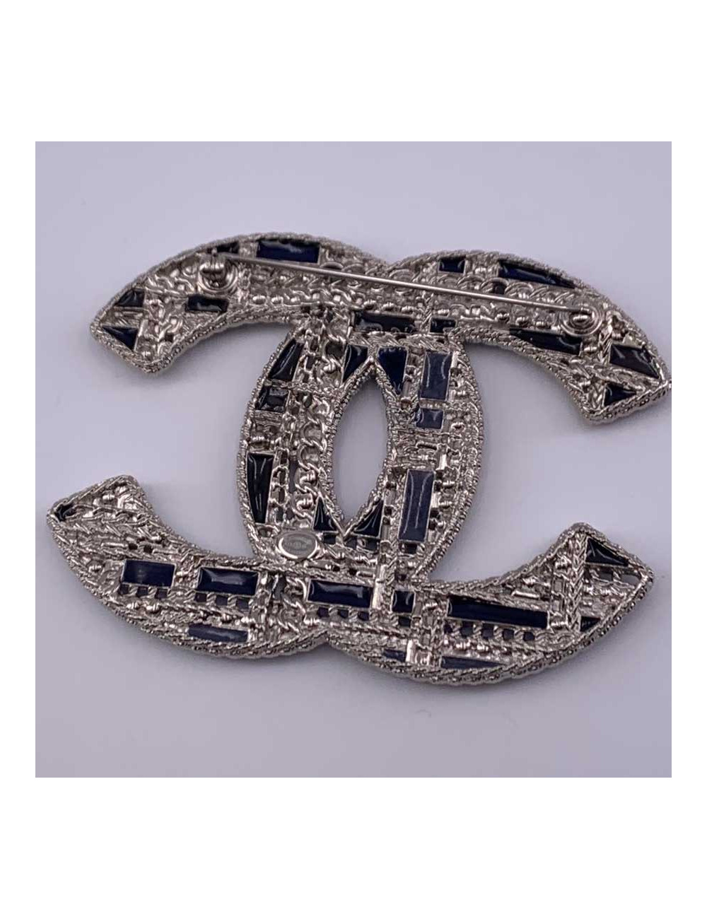 Grosse broche CHANEL CC argent, perles et pâte de verre