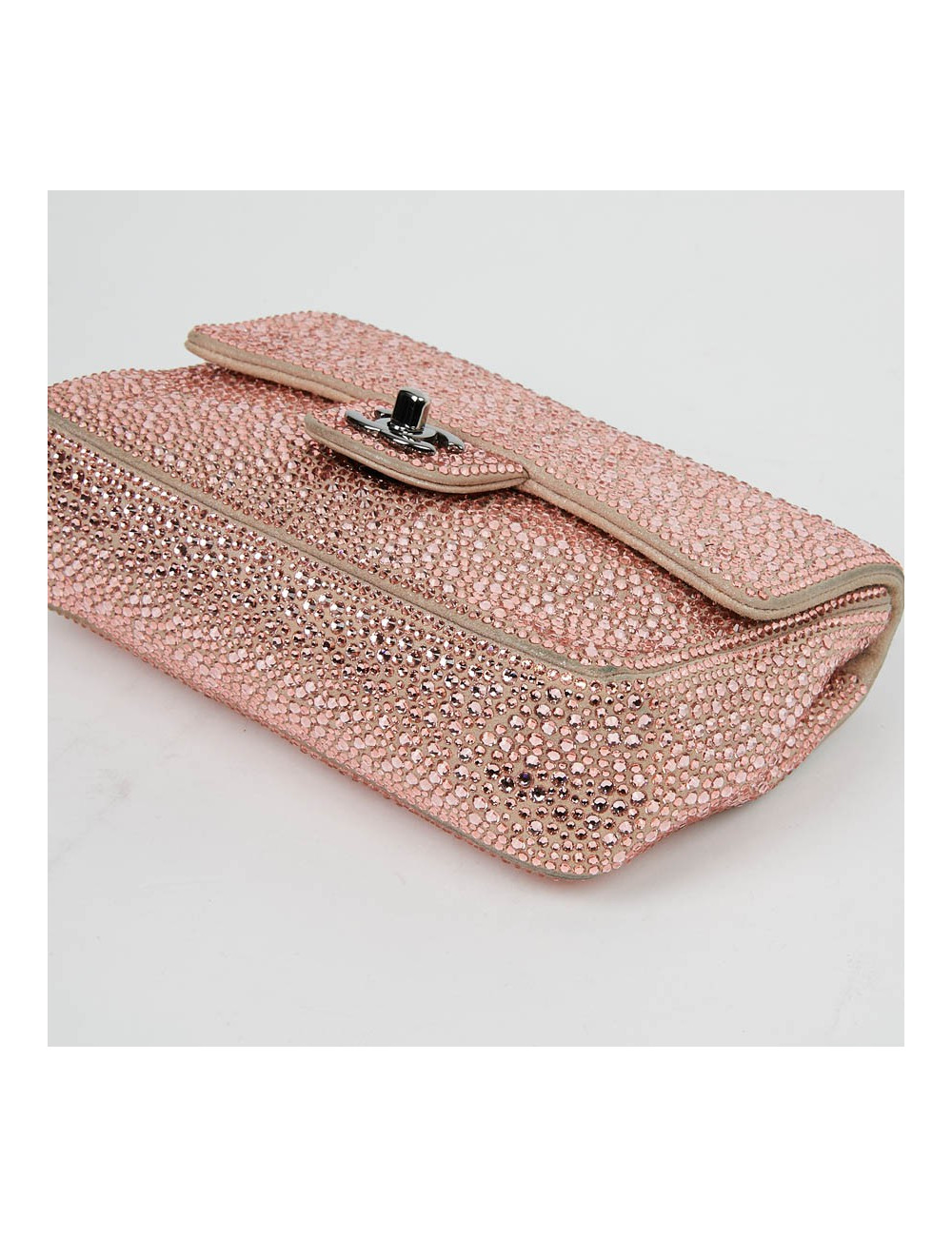 Sac CHANEL en veau velours incrusté de cristal