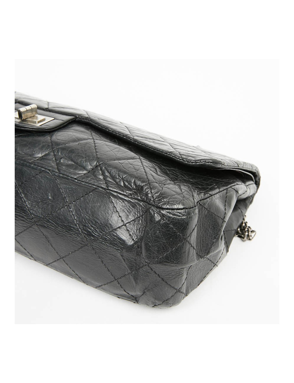 2.55 GM CHANEL cuir verni noir vieilli